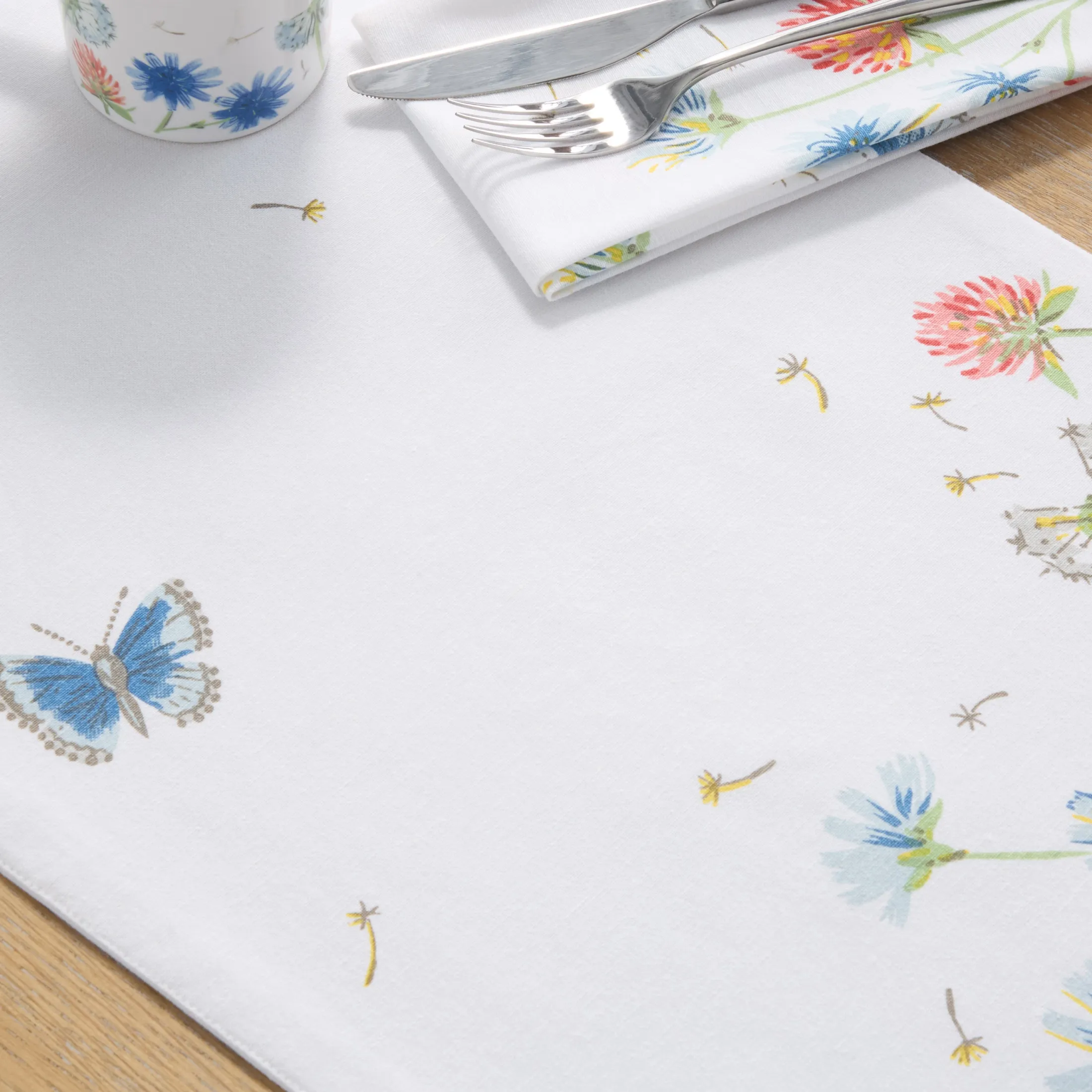 Breezy Floral Table Runner