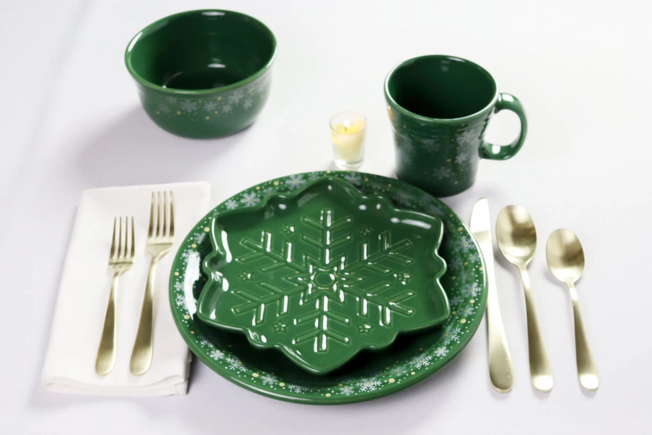 Snowflake Classic Rim 9 Inch Luncheon Plate